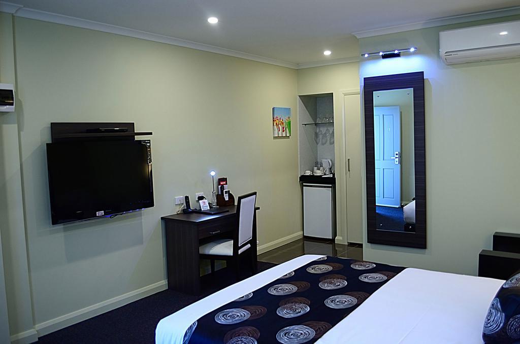 Park Squire Motor Inn & Serviced Apartments Мельбурн Экстерьер фото