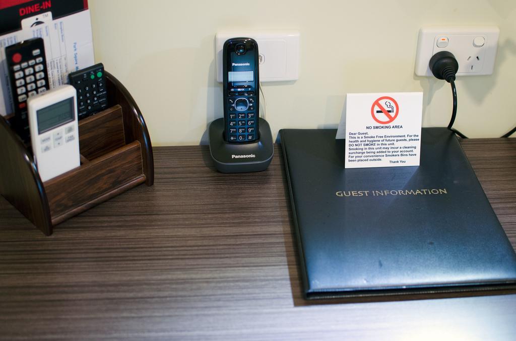 Park Squire Motor Inn & Serviced Apartments Мельбурн Экстерьер фото