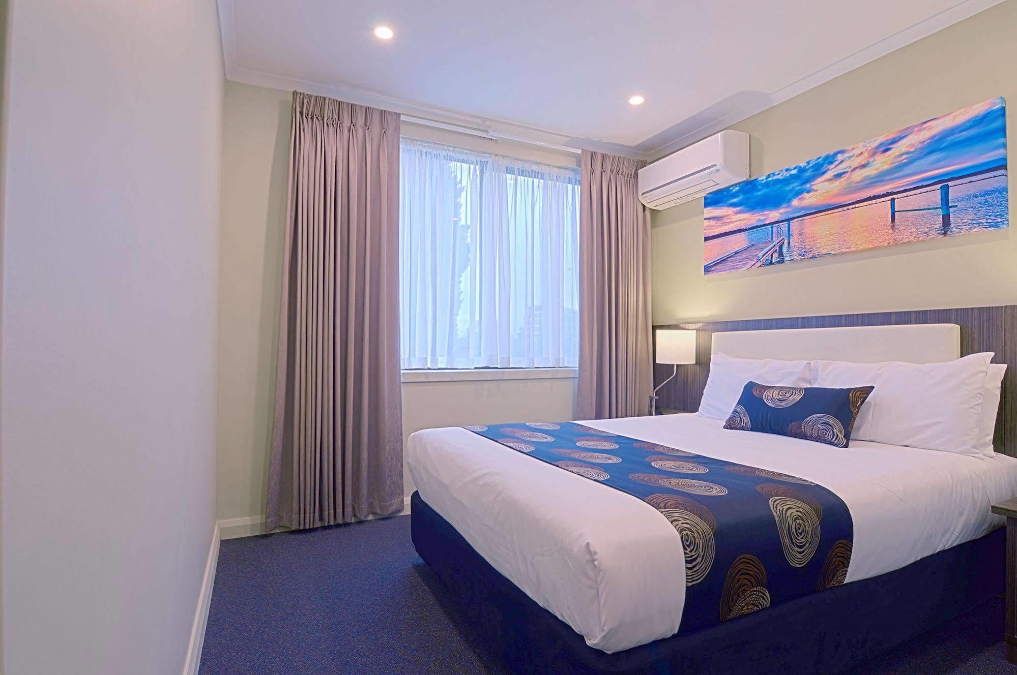 Park Squire Motor Inn & Serviced Apartments Мельбурн Экстерьер фото