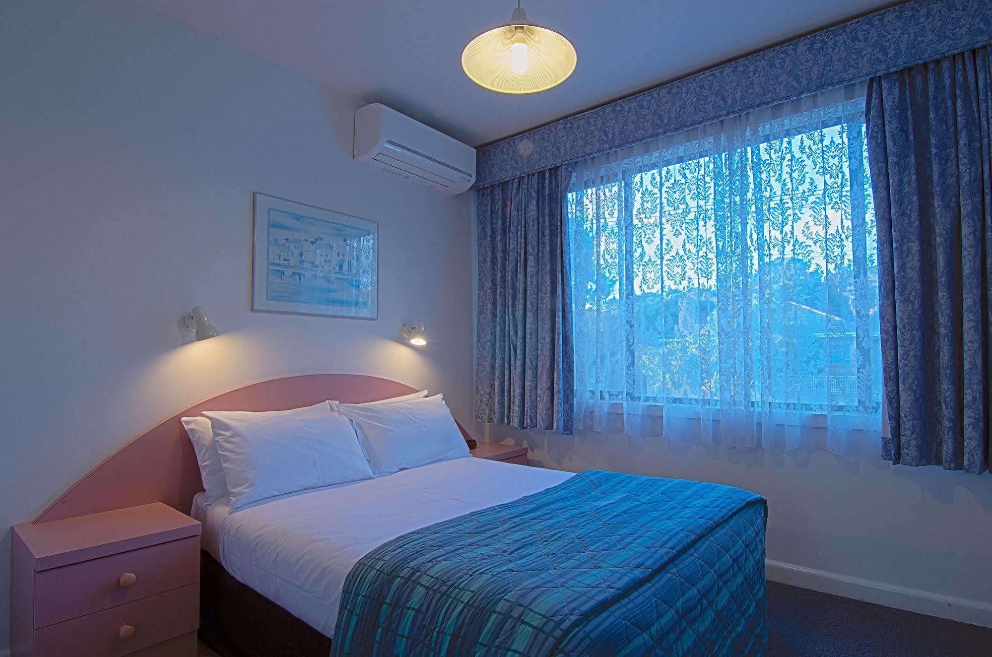Park Squire Motor Inn & Serviced Apartments Мельбурн Экстерьер фото