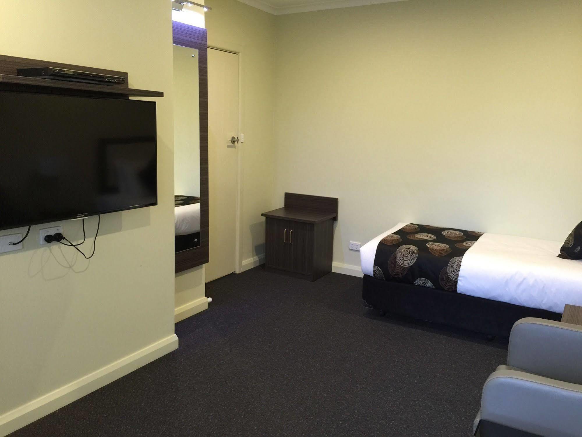 Park Squire Motor Inn & Serviced Apartments Мельбурн Экстерьер фото