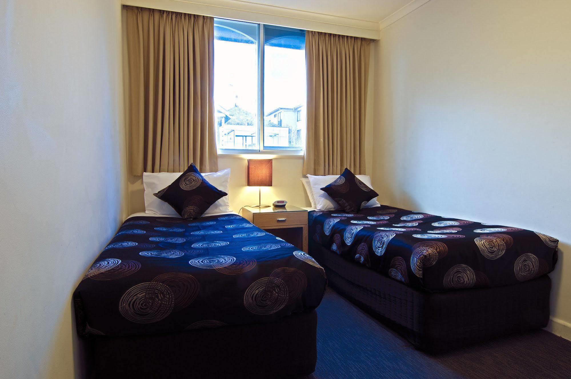 Park Squire Motor Inn & Serviced Apartments Мельбурн Экстерьер фото